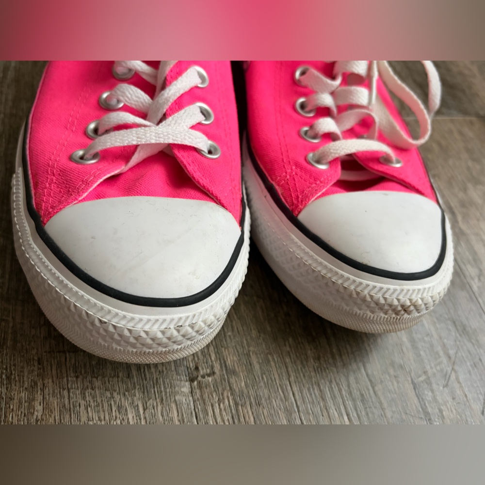 Women’s Hot Pink Canvas Sneakers size 9 - Picture 5 of 9